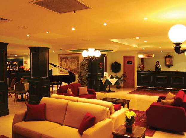 The Crown Hotel Buġibba Exterior foto